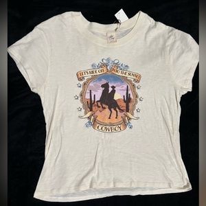 Short sleeve tee size xl w/ design